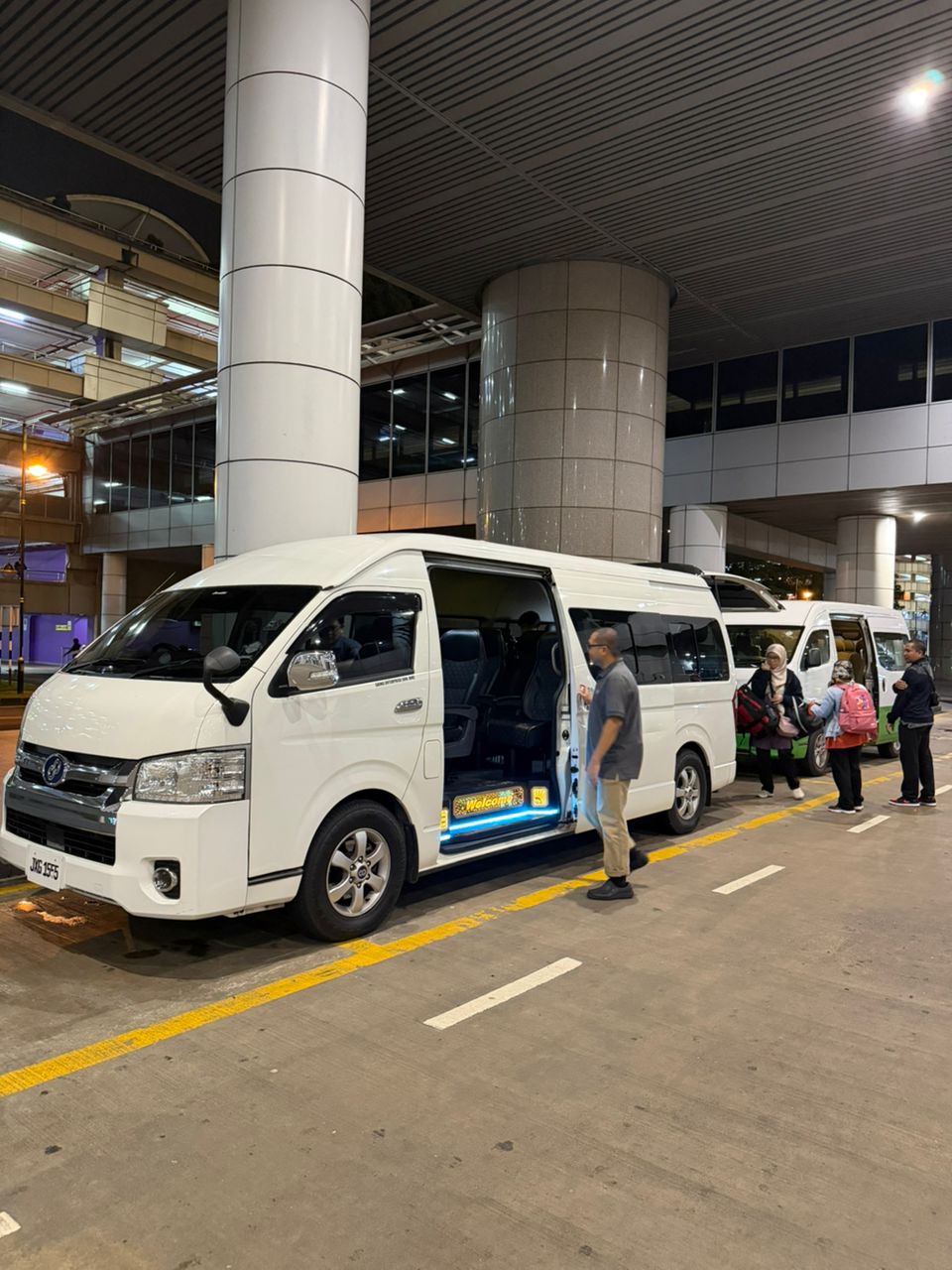 FAR LIGHT group transportation vehicle
